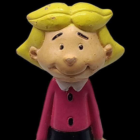 OLDER - CLIFFORD THE BIG RED DOG AND HIS OWNER EMILY ELIZABETH SCHOLASTIC - Picture 13 of 16